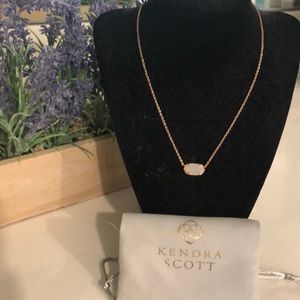 Kendra Scott Elisa Pendant Necklace In Rose Quartz
